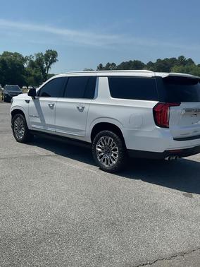 White Frost Tricoat 2022 GMC Yukon XL Denali