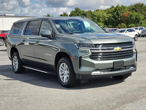 2023 Chevrolet Suburban LT