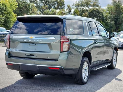 2023 Chevrolet Suburban LT