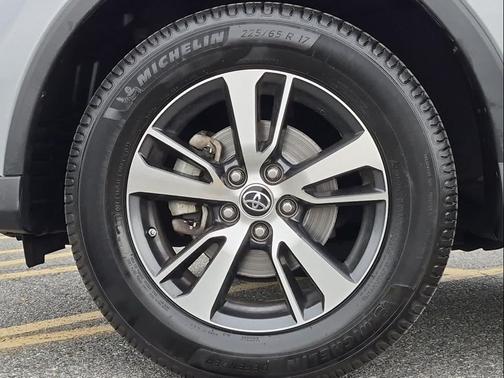 Silver Sky Metallic 2017 Toyota RAV4 XLE