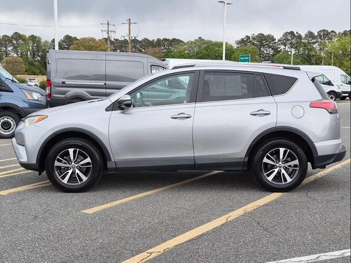Silver Sky Metallic 2017 Toyota RAV4 XLE