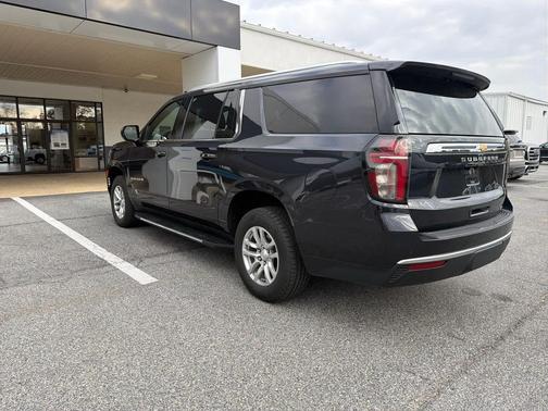 2023 Chevrolet Suburban LT