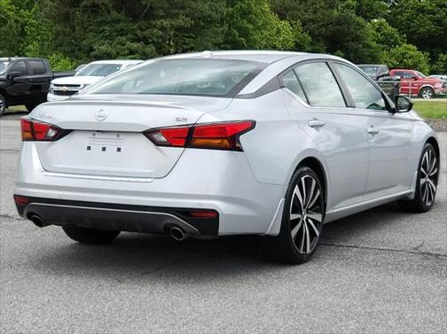 2022 Nissan Altima SR FWD