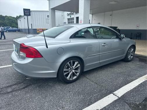 2011 Volvo C70 T5