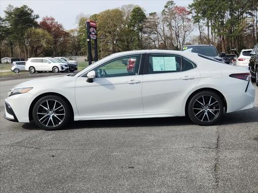 2022 Toyota Camry SE