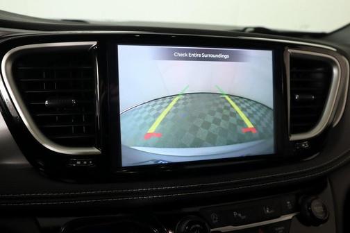 2023 Chrysler Pacifica Touring