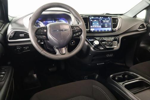 2023 Chrysler Pacifica Touring