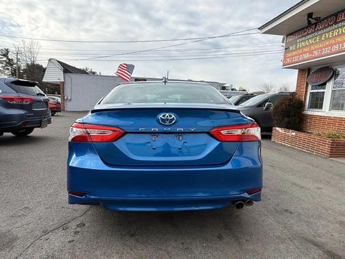 2020 Toyota Camry SE