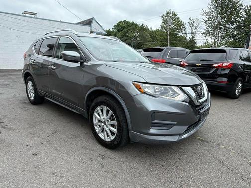 Gun Metallic 2019 Nissan Rogue SV