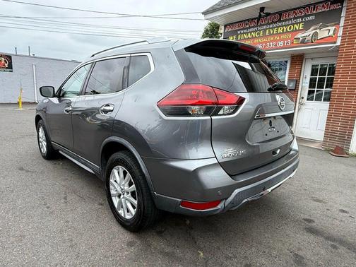 Gun Metallic 2019 Nissan Rogue SV
