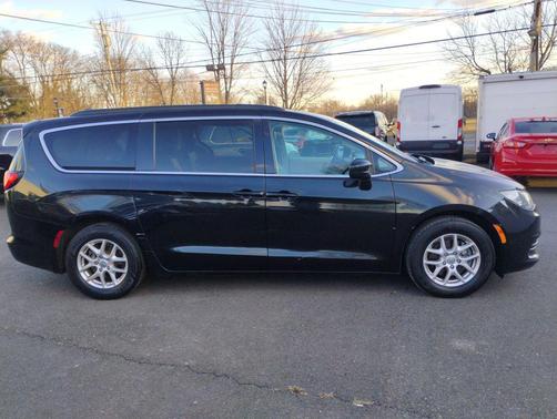 2020 Chrysler Voyager LXI