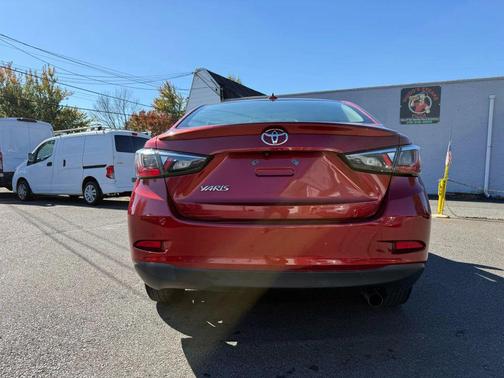 2019 Toyota Yaris Sedan LE
