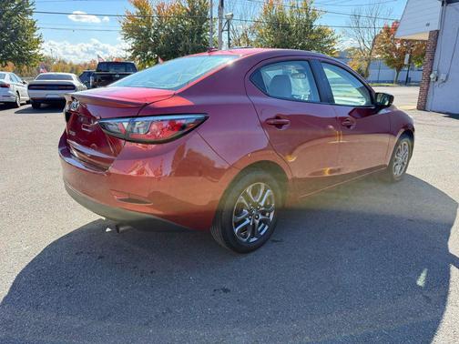 2019 Toyota Yaris Sedan LE