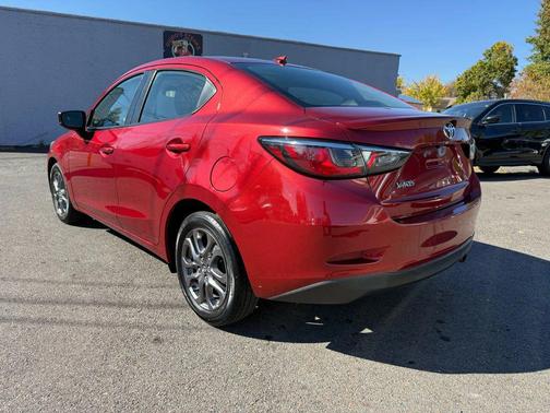 2019 Toyota Yaris Sedan LE