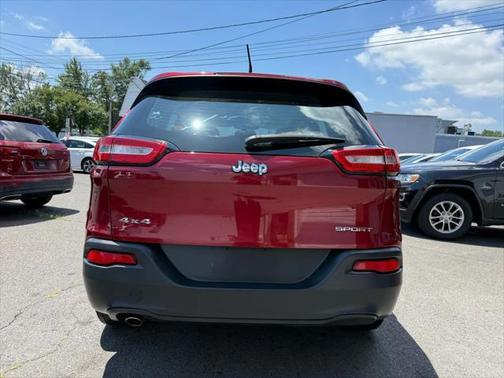 2017 Jeep Cherokee Sport