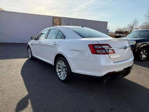 2017 Ford Taurus Limited