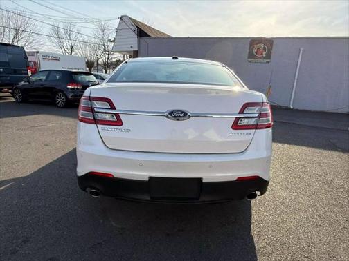 2017 Ford Taurus Limited