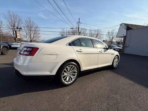 2017 Ford Taurus Limited