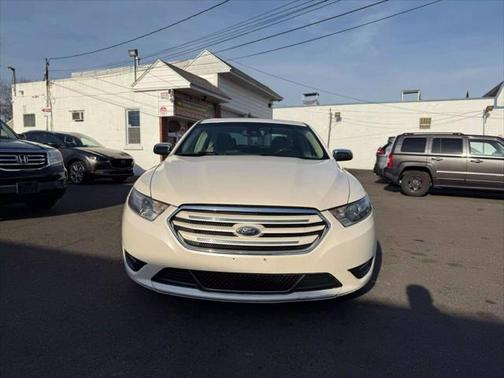 2017 Ford Taurus Limited