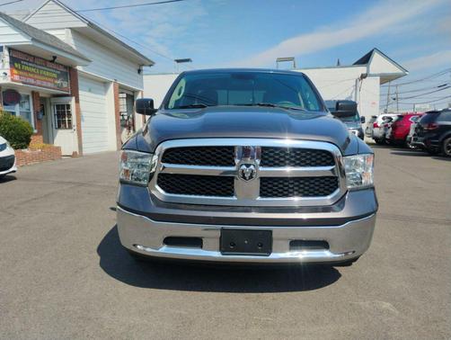 Granite Crystal Metallic Clearcoat 2019 RAM 1500 SLT