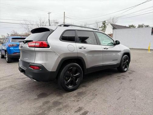 2016 Jeep Cherokee Sport
