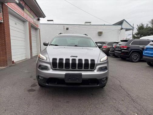 2016 Jeep Cherokee Sport