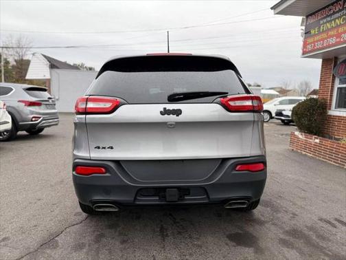 2016 Jeep Cherokee Sport