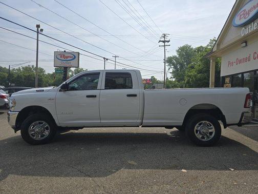 2022 RAM 2500 Tradesman Crew Cab 4x4 8' Box