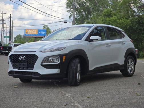 Chalk White 2019 Hyundai KONA SE