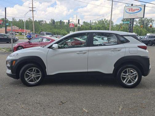 Chalk White 2019 Hyundai KONA SE