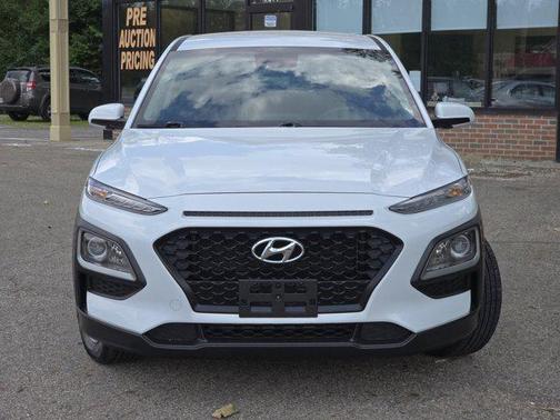 Chalk White 2019 Hyundai KONA SE