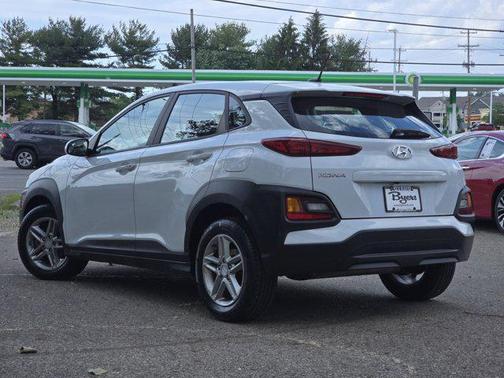 Chalk White 2019 Hyundai KONA SE