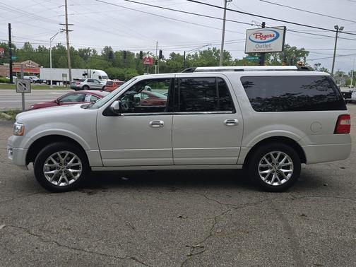 White Platinum Metallic Tri-Coat 2016 Ford Expedition EL Limited