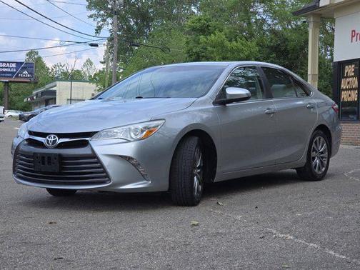 Celestial Silver Metallic 2017 Toyota Camry XLE