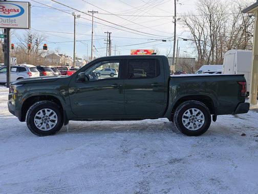 2023 Nissan Frontier SV