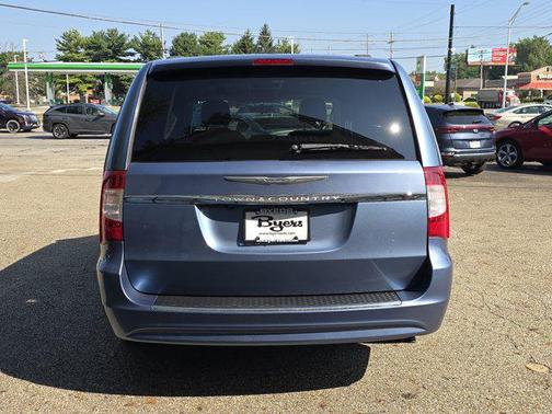 2011 Chrysler Town & Country Touring