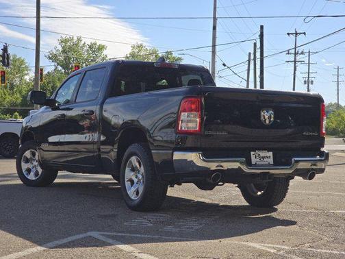 Diamond Black Crystal Pearlcoat 2021 RAM 1500 Big Horn/Lone Star