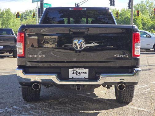 Diamond Black Crystal Pearlcoat 2021 RAM 1500 Big Horn/Lone Star