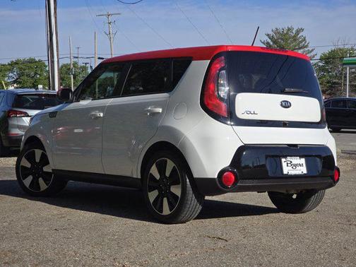 White w/Red Roof 2016 Kia Soul +