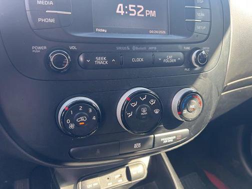 White w/Red Roof 2016 Kia Soul +