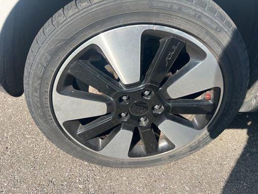 White w/Red Roof 2016 Kia Soul +