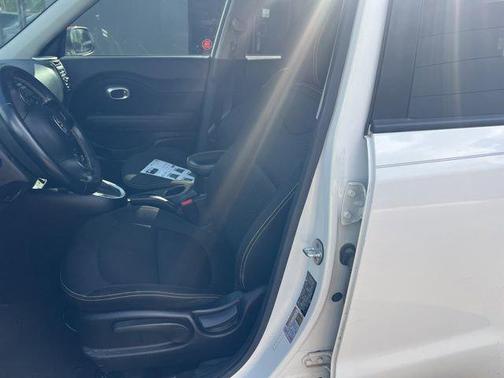 White w/Red Roof 2016 Kia Soul +