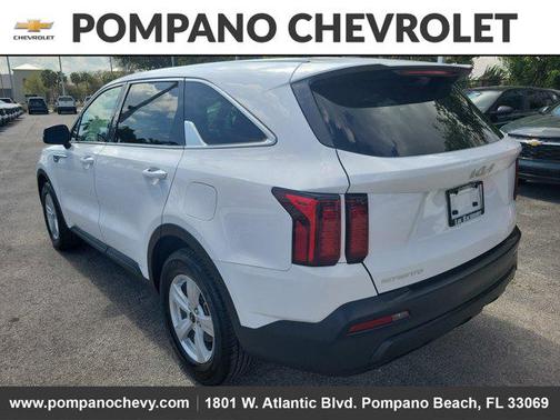 2023 Kia Sorento LX