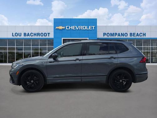 Platinum Gray Metallic 2023 Volkswagen Tiguan 2.0T SE R-Line Black