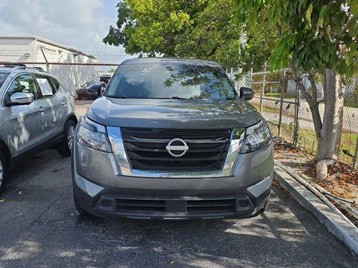 Gun Metallic 2024 Nissan Pathfinder S FWD