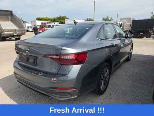 Platinum Gray Metallic 2024 Volkswagen Jetta 1.5T SE