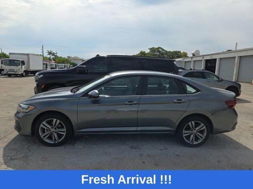 Platinum Gray Metallic 2024 Volkswagen Jetta 1.5T SE