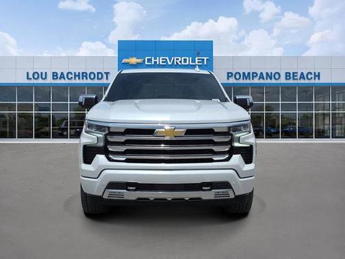 Crystal White Tricoat 2025 Chevrolet Silverado 1500 High Country