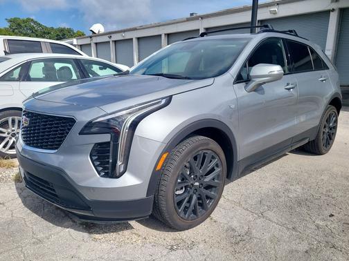 Argent Silver Metallic 2023 Cadillac XT4 Sport