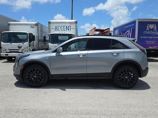 Argent Silver Metallic 2023 Cadillac XT4 Sport